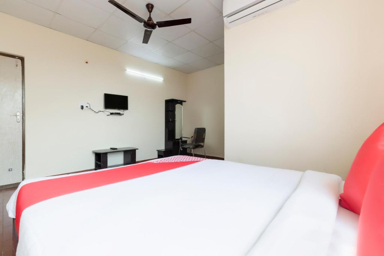 Oyo 49073 Whitefield Comforts Hotel Bengaluru Kültér fotó
