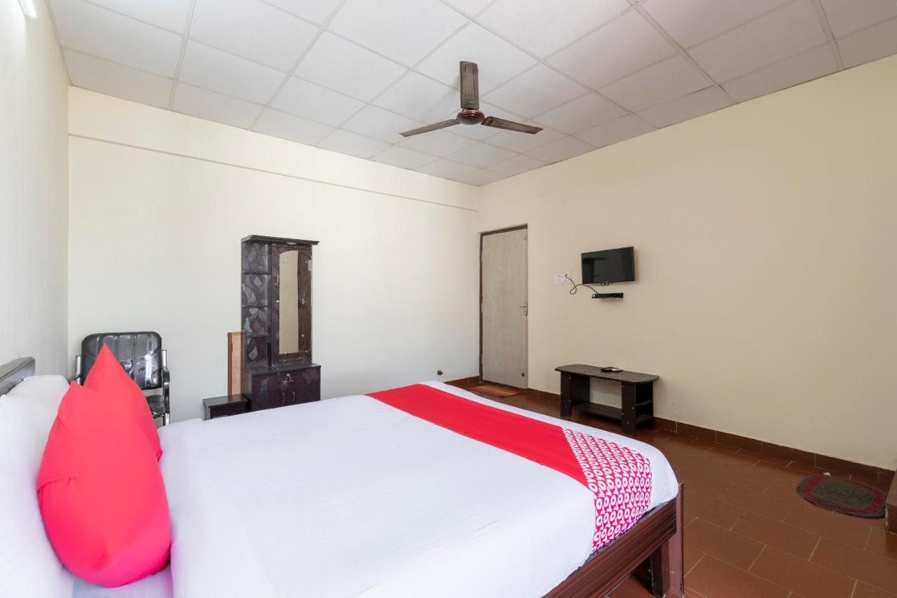 Oyo 49073 Whitefield Comforts Hotel Bengaluru Kültér fotó