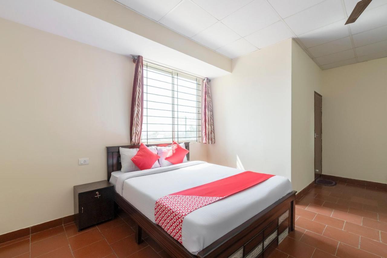 Oyo 49073 Whitefield Comforts Hotel Bengaluru Kültér fotó