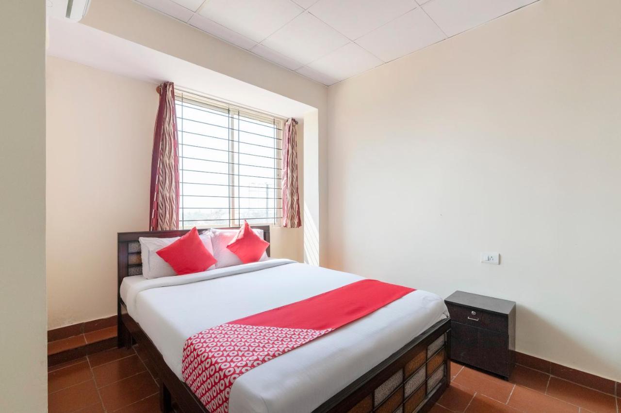 Oyo 49073 Whitefield Comforts Hotel Bengaluru Kültér fotó