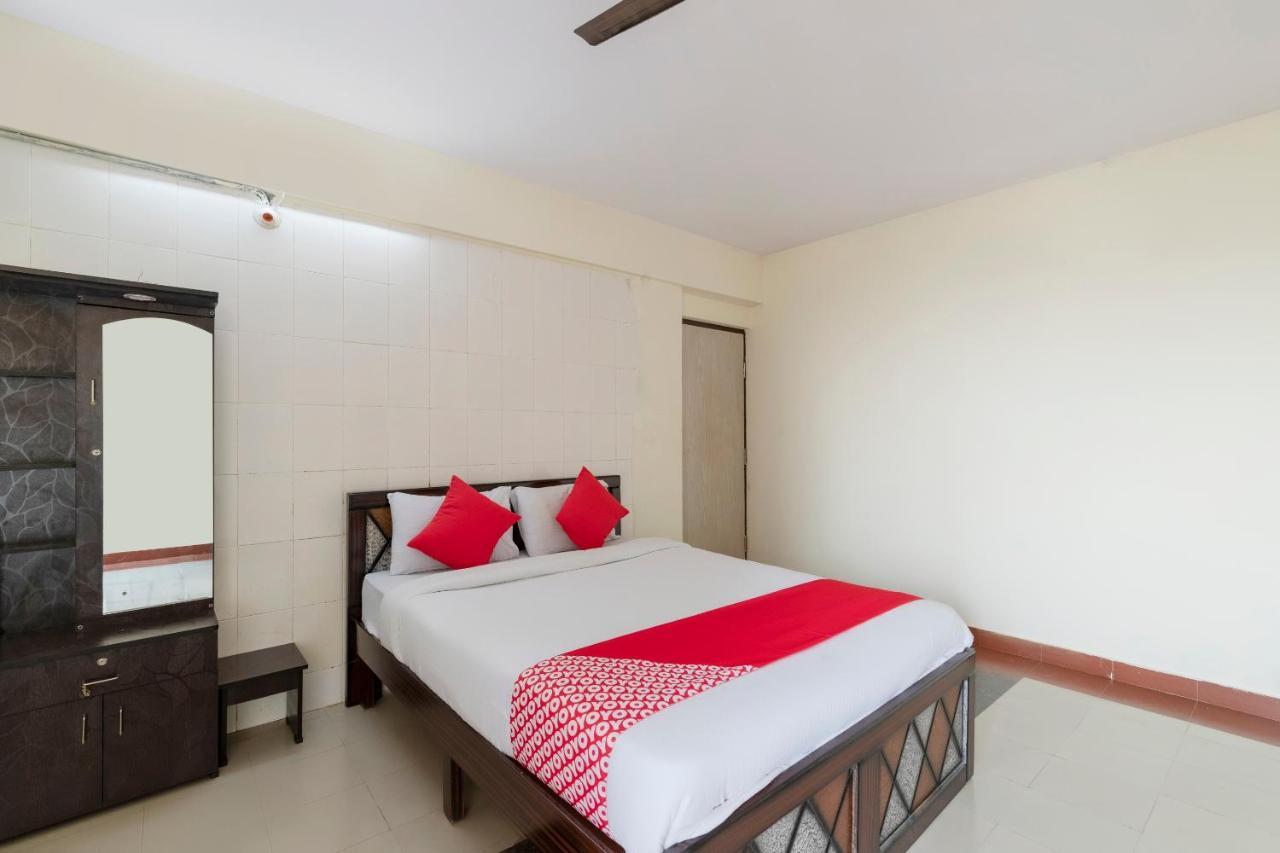 Oyo 49073 Whitefield Comforts Hotel Bengaluru Szoba fotó