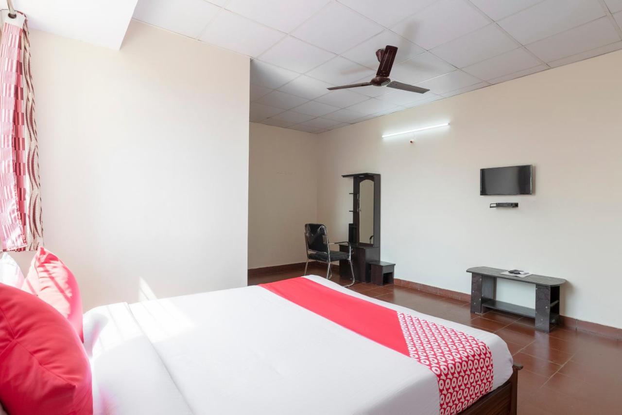 Oyo 49073 Whitefield Comforts Hotel Bengaluru Kültér fotó