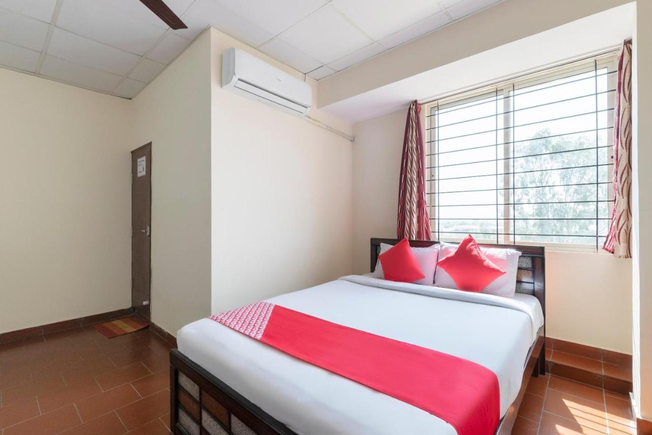 Oyo 49073 Whitefield Comforts Hotel Bengaluru Kültér fotó