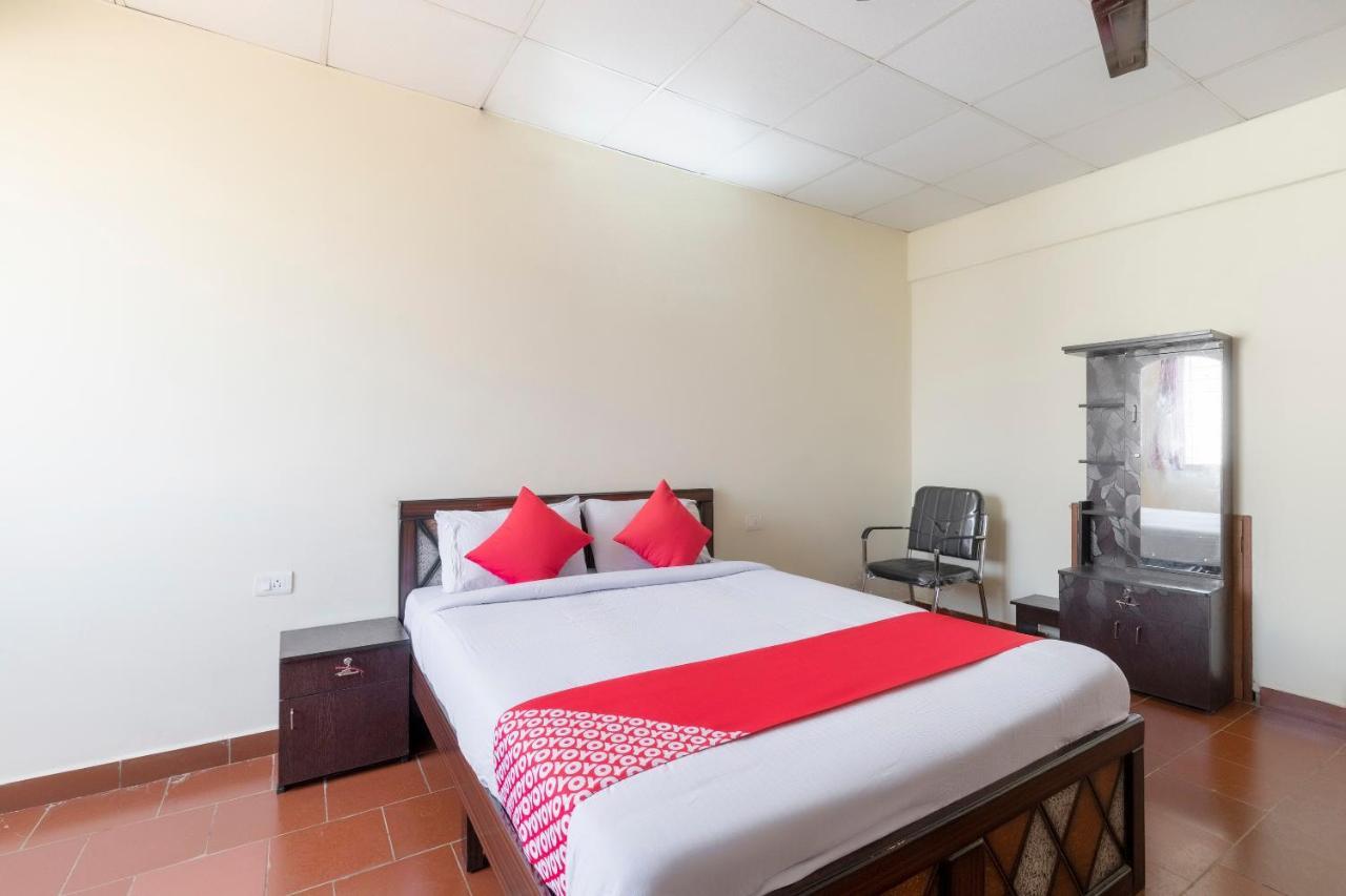 Oyo 49073 Whitefield Comforts Hotel Bengaluru Kültér fotó