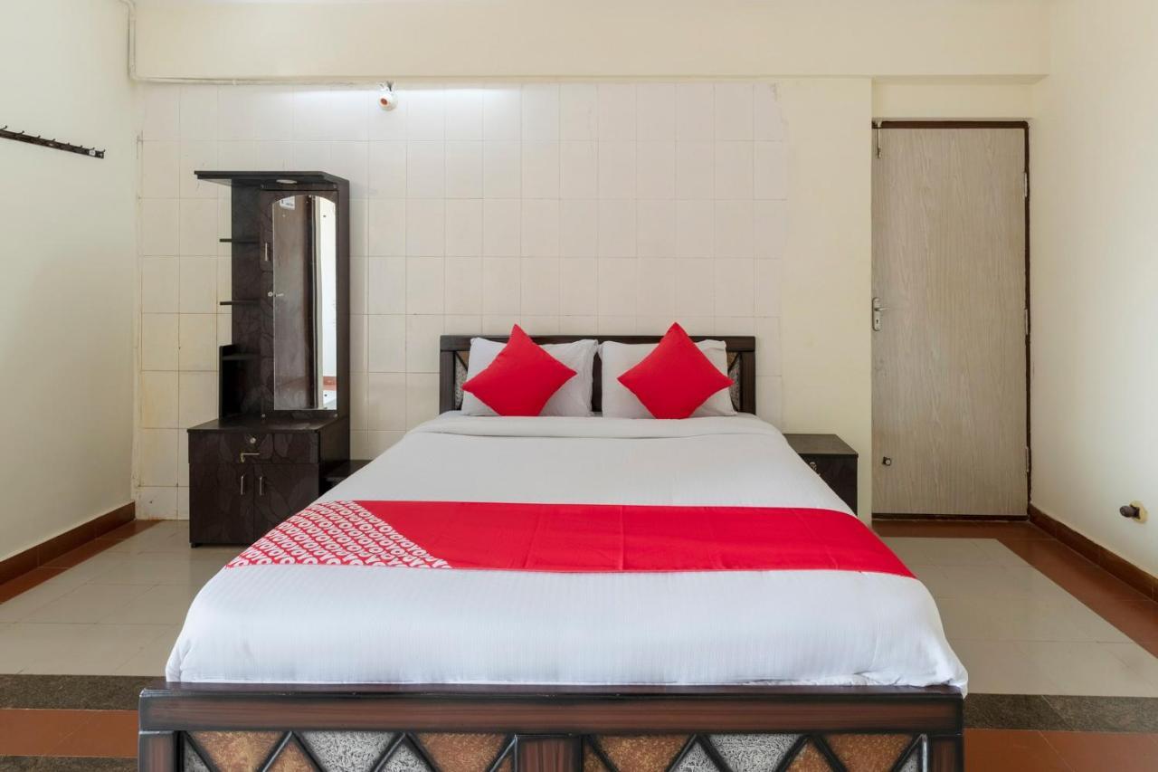 Oyo 49073 Whitefield Comforts Hotel Bengaluru Kültér fotó