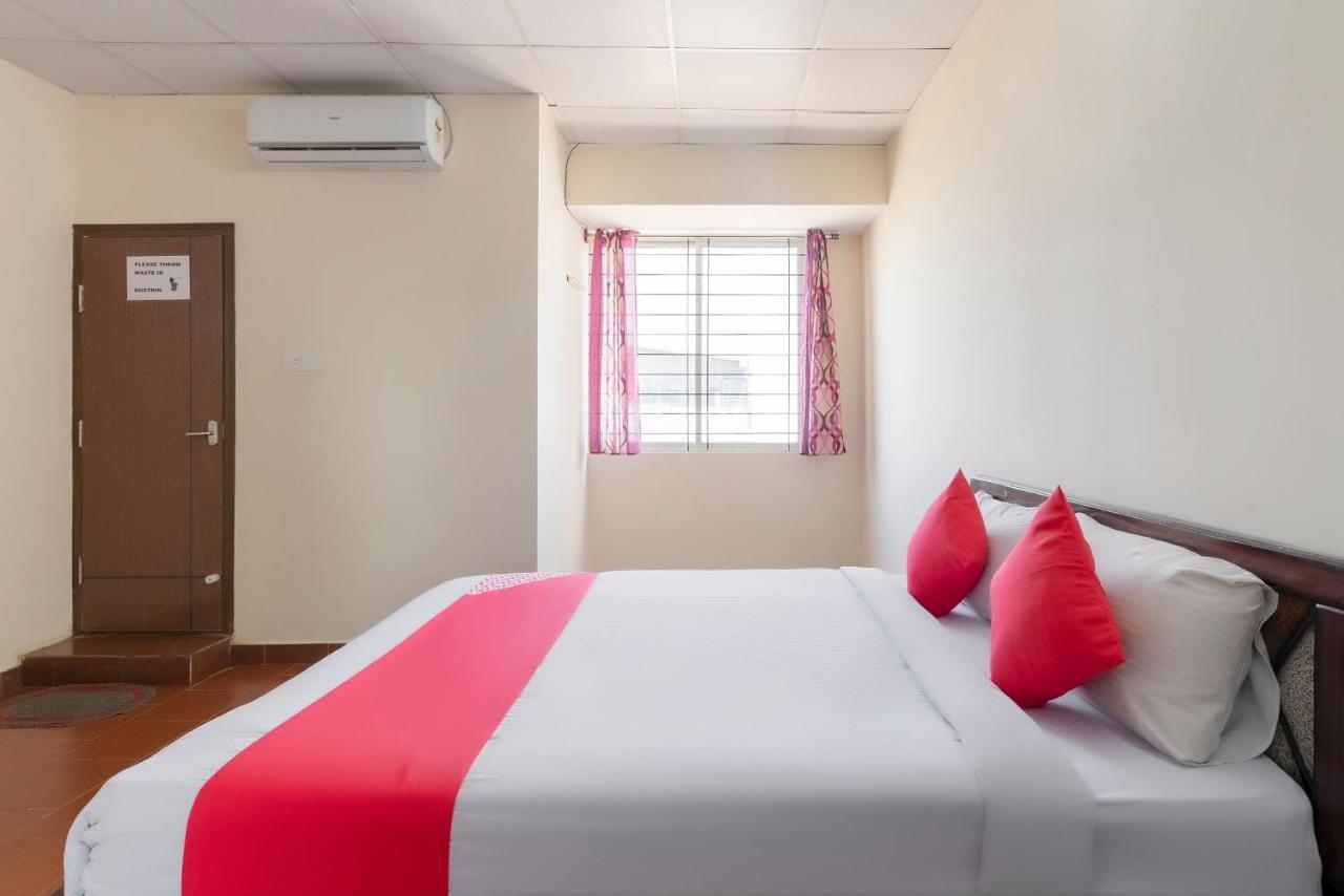 Oyo 49073 Whitefield Comforts Hotel Bengaluru Kültér fotó