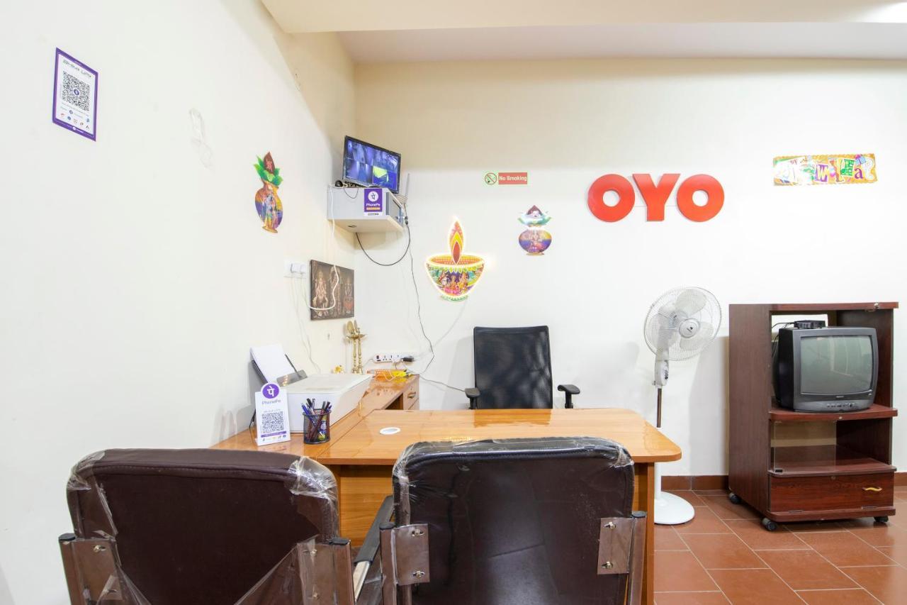Oyo 49073 Whitefield Comforts Hotel Bengaluru Kültér fotó